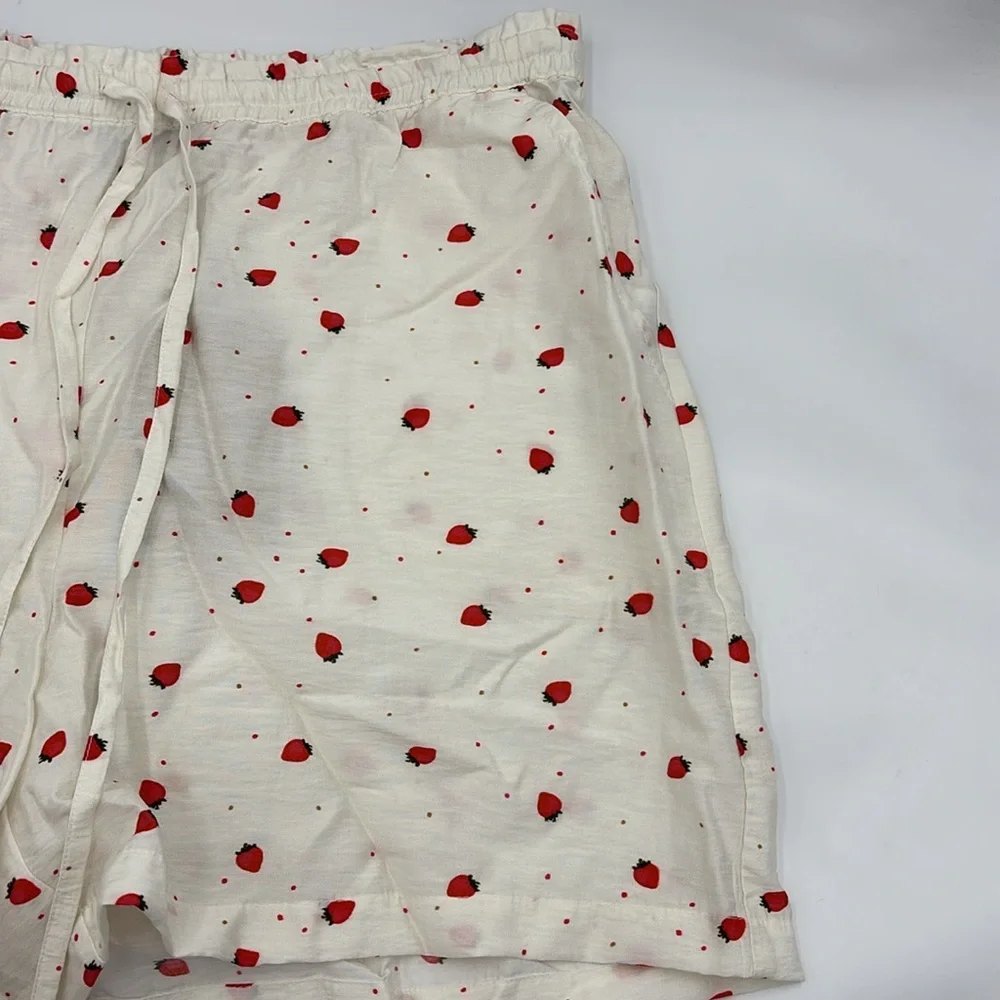 Vero Moda Odette Tie Waist Shorts - Picture 2 of 8